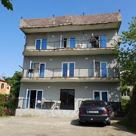 Tete Guest House Батуми Екстериор снимка