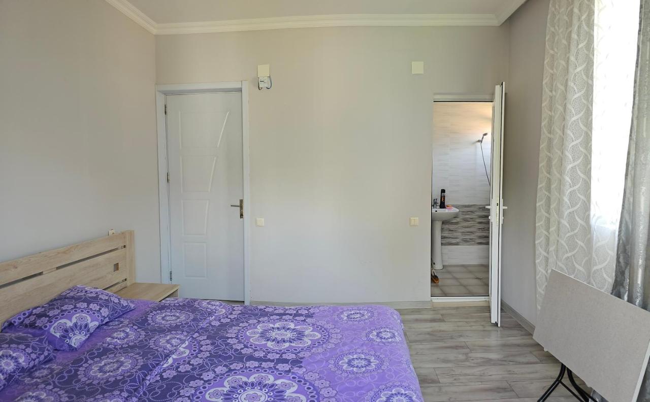 Tete Guest House Батуми Екстериор снимка